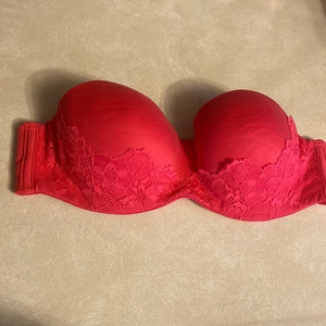 Victories secret strapless‎ bra 32C